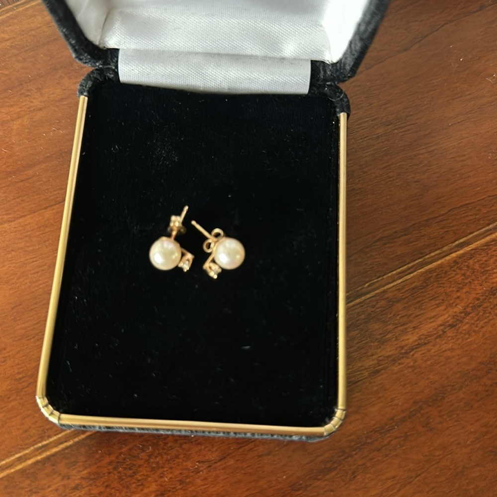 Authentic Cultered Pearl Stud and Diamond Earrings 7 mm